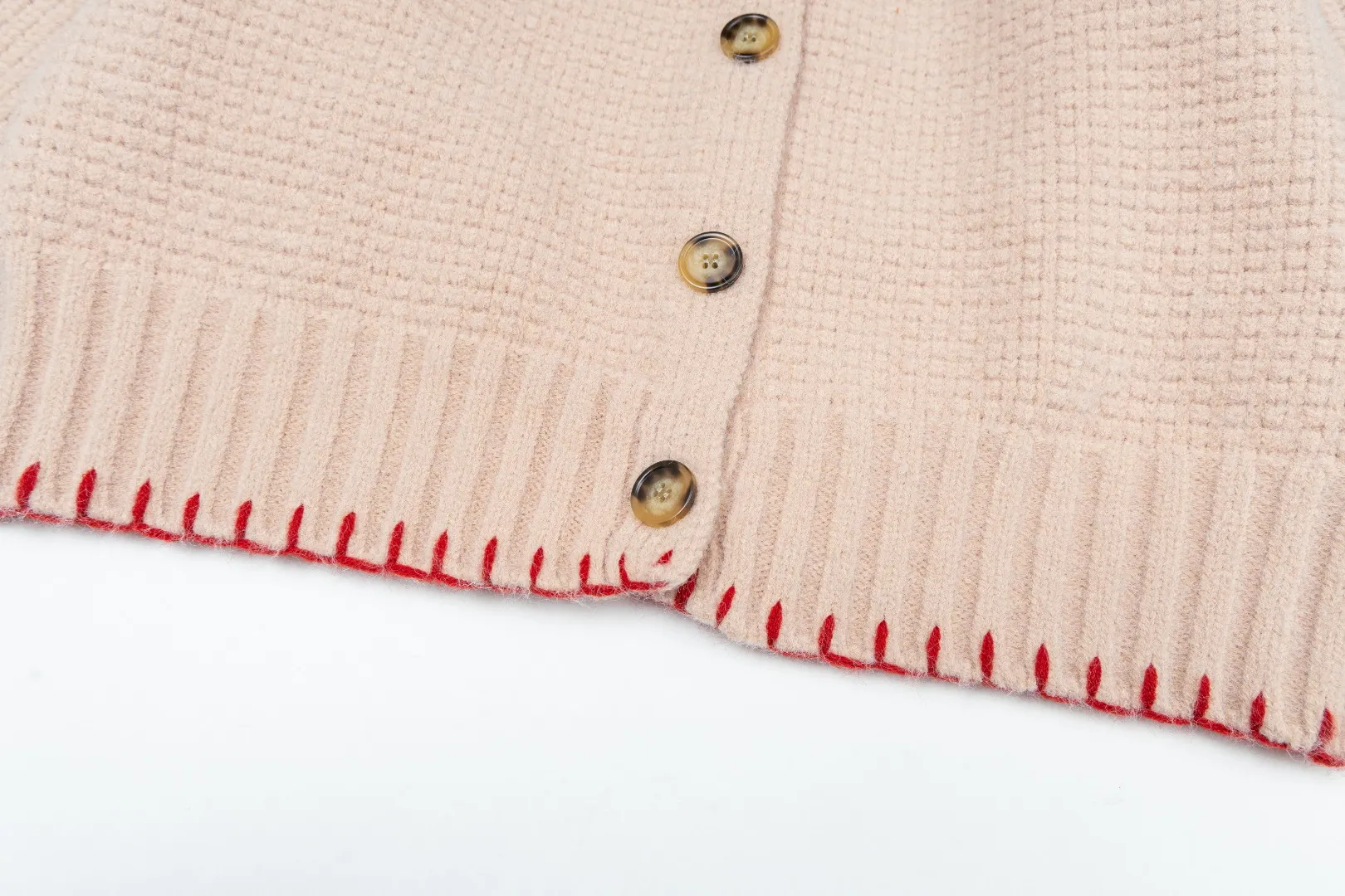 VIVI 163 #Explosive Style Coming vivienne west wood 2025 Christmas🎄Limited Scarf Cardigan Top Original Restored ✅The Top Version on the Internet Popular Style Available in All Grades of Quality The Whole Clothes weighs Three Kilograms Supports Weighing Not Free of Charge Differentiates Products on the Market with Thin and Paper-like Pictures My Home Must Be a Ceiling There Are Too Many People Following the Trend Look at the Quality Before Comparing Prices 30% Wool Thick Needle Top Version Customized Original Open-Mold Horn Button All details are restored. The scarf neckline and hem cannot be made by machine. All red threads are sewn by hand. Every stitch is the cost. Size: 1 yard, 2 yards, 3 yards. Color: apricot, black